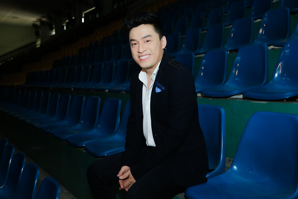 Thu Phương khoe kiểu tóc nổi loạn trong buổi ghi hình The Voice